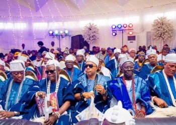 Enjoy the historic visitation of Ijebu monarchs under Lagos territory to the Awujale in vivid colours.