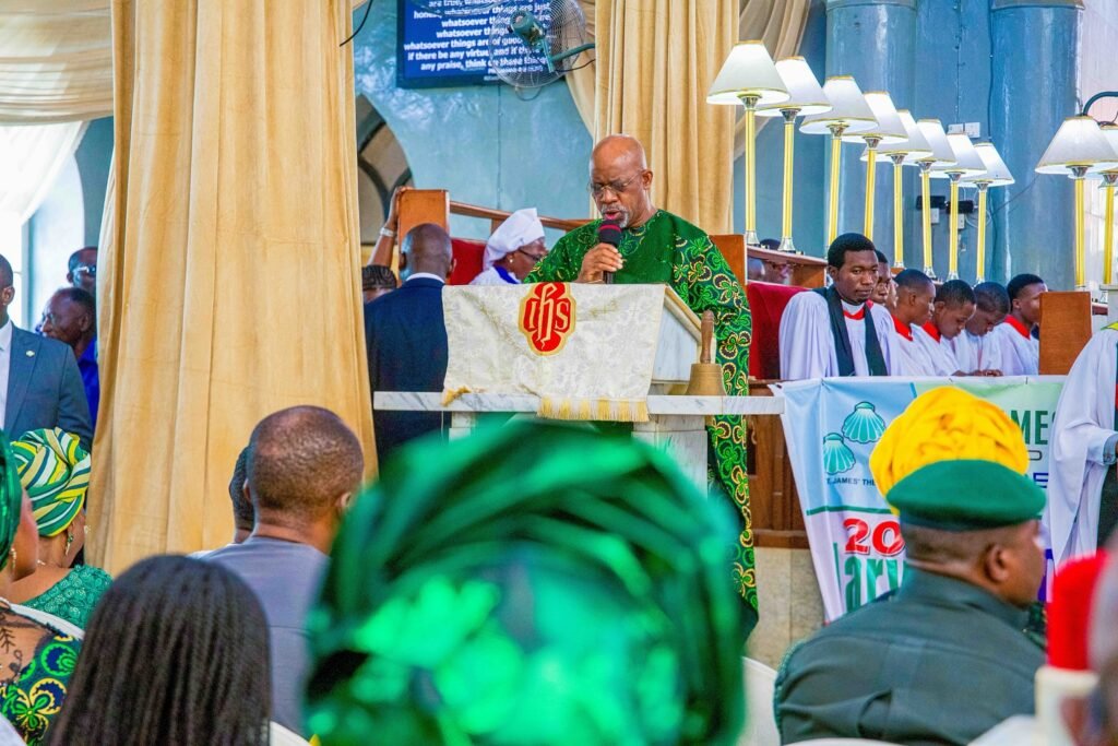 Ogun Governor, Dapo Abiodun read the Bible at his mother's 90 birthday party in Iperu.