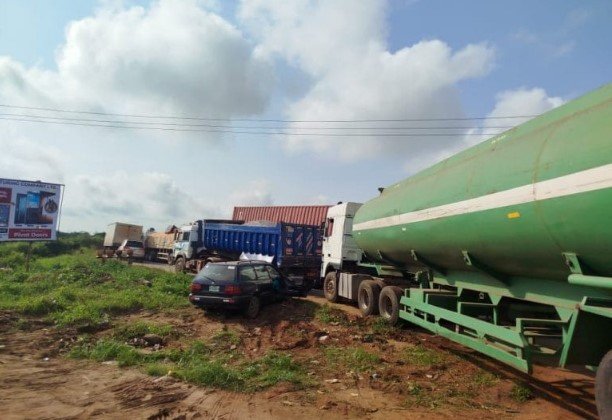 Photo of Gridlock on tthe Lagos-Ibadan Expressway