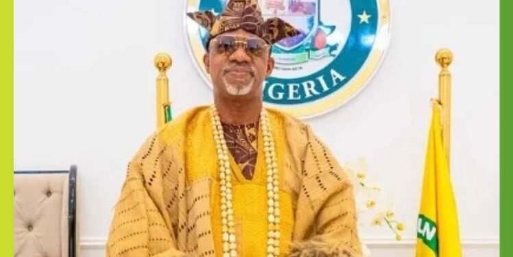 Ogun Students Praise Abiodun As Family Of Late Mapoly Best Graduate Receives ₦2.5m