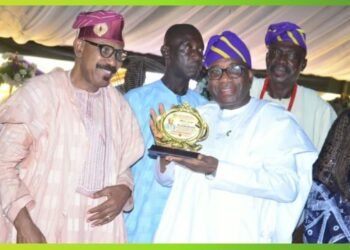 Ogun Head Of Service, Kehinde Onasanya, Receives Ijogs Outstanding Old Boy Award