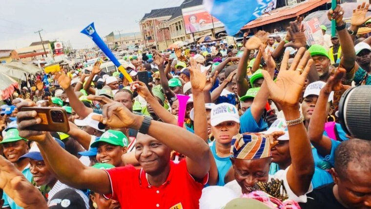 2027: Apc, Accord, Adc Members Defect To Apm In Ibadan